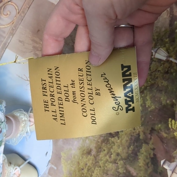 Seymour Mann doll collectors guild Abigail porcelain doll - Picture 5 of 9